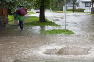 MP permite ao governo federal antecipar recursos para socorro e assistência às vítimas de enchentes. Foto: http://www.shutterstock.com/