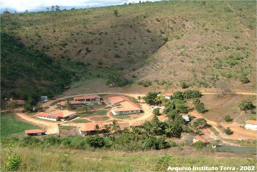 evolução do reflorestamento na RPPN Fazenda Bulcão, sede do Instituto Terra em Aimorés (MG). Fotos: Arquivo do Instituto Terra