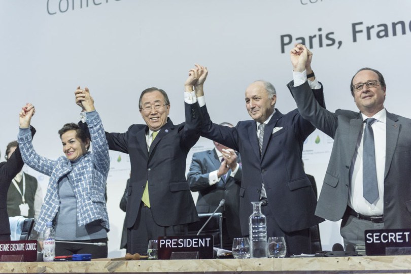 Momento do acordo durante a COP21. Foto: UNFCCC