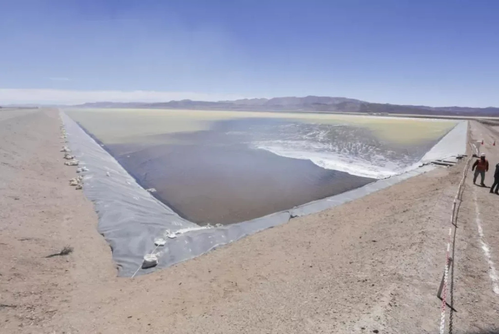 O colonialismo sequestra a transição energética