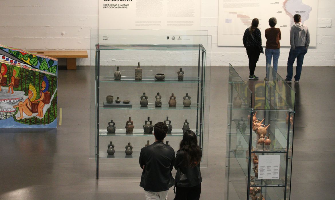 Masp inaugura exposições para marcar o ano das histórias