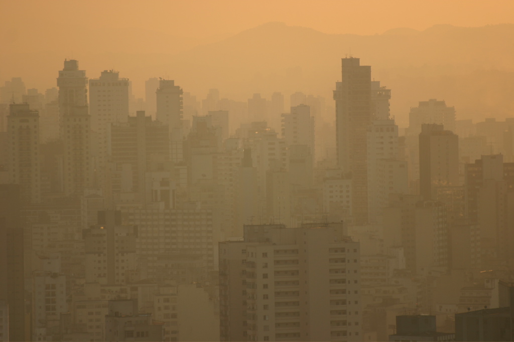 Poluição do ar foi tema de debates entre Ministros do Meio Ambiente de 33 países da América Latina e Caribe. Na imagem, poluição atmosférica na cidade de São Paulo. Foto: Flickr/Thomas Hobbs (cc)